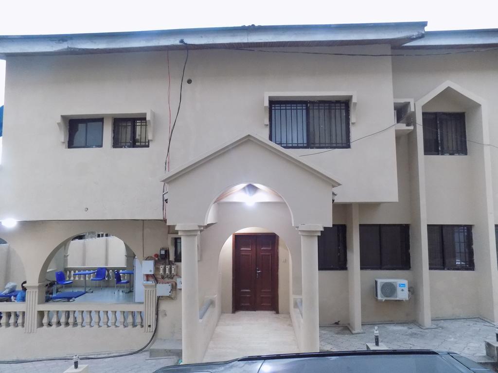 Posh Apartments And Hotel Ikeja Exterior foto